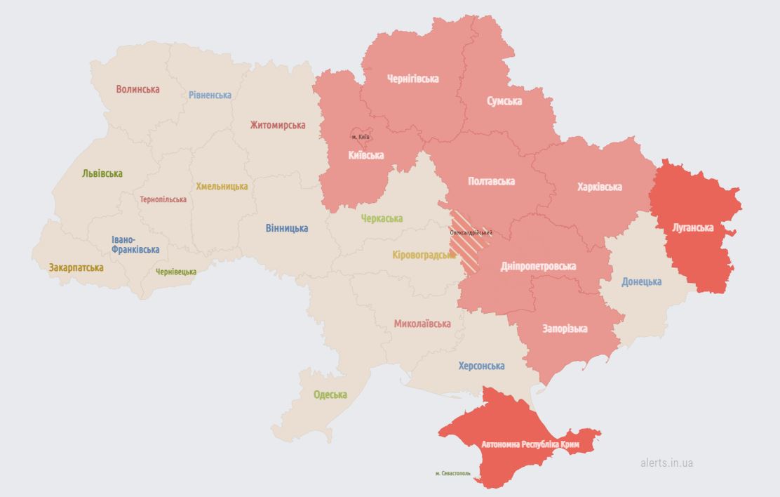 У Києві та низці областей оголосили повітряну тривогу. РФ підняла у повітря авіацію