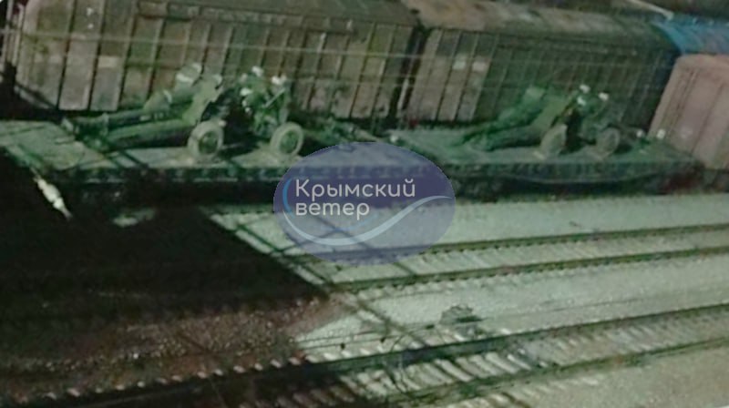 Росіяни в Криму знову переміщують радянську техніку (фото)