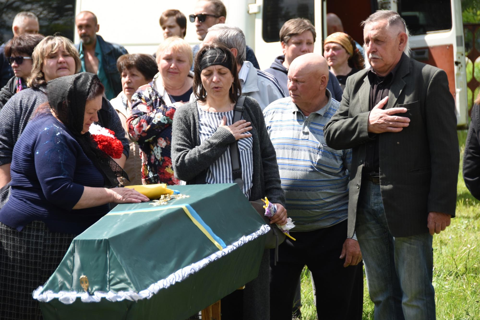 Приблизили победу Украины своими жизнями: в Шостке в последний путь провели воинов-героев