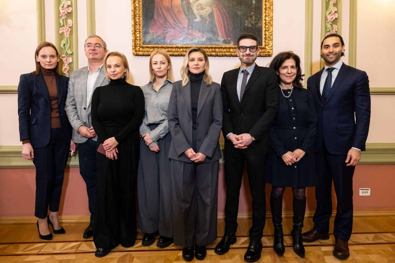 Олена Зеленська у стриманому образі заговорила про стійкість українських дітей (фото)