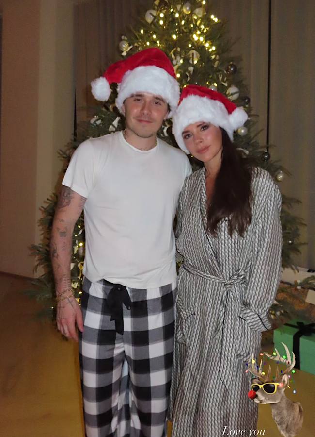 Виктория Бекхэм показала, как празднует Рождество в кругу семьи (фото)