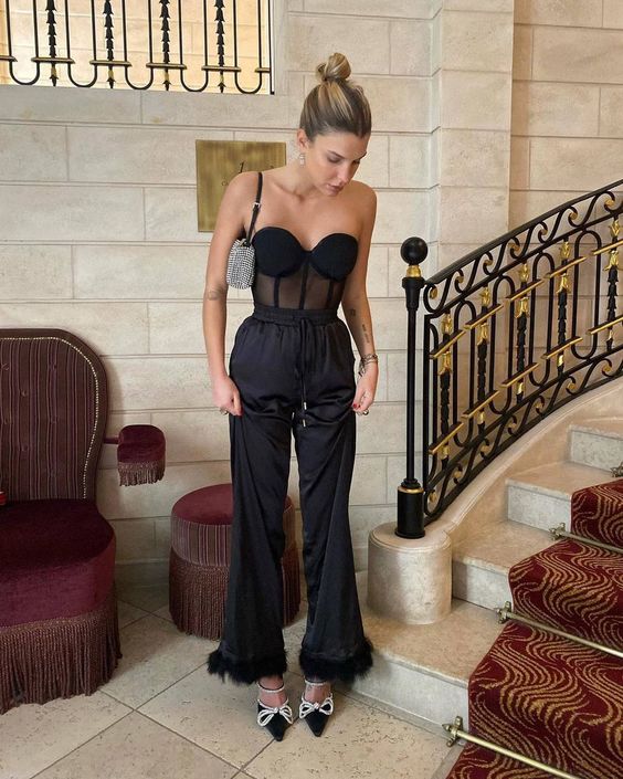 Які образи в чорному кольорі можуть виглядати святково