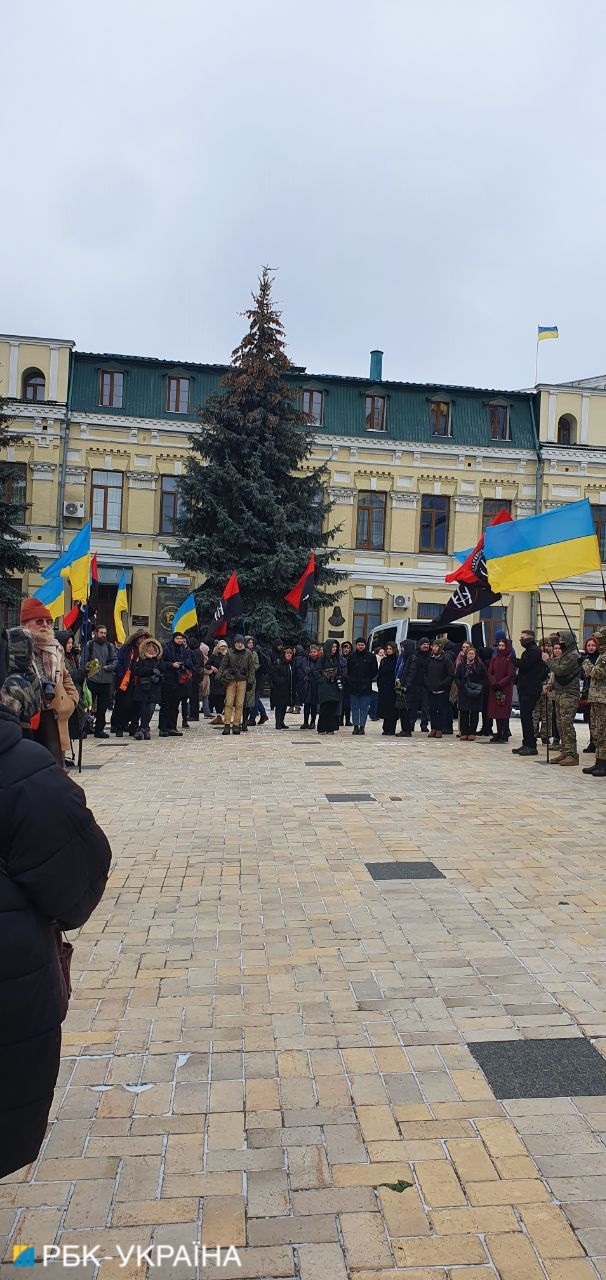У Києві прощаються з загиблим поетом Максимом Кривцовим: щемливі фото