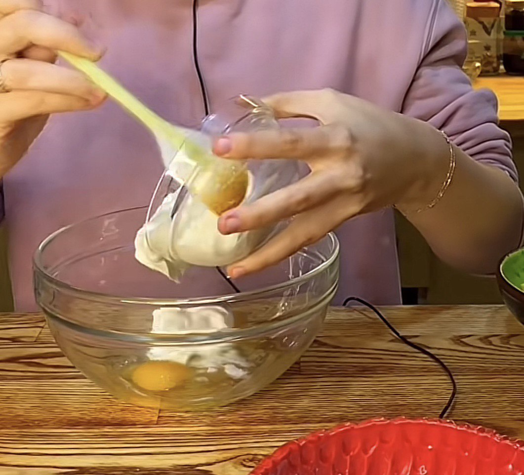 Швидко й дешево: рецепт смачного пирога, який ніколи не набридне