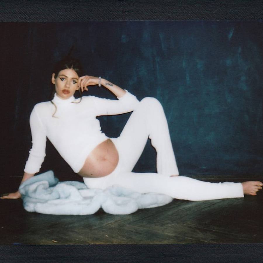 "Поки що бракує слів": популярна українська співачка вдруге стала мамою