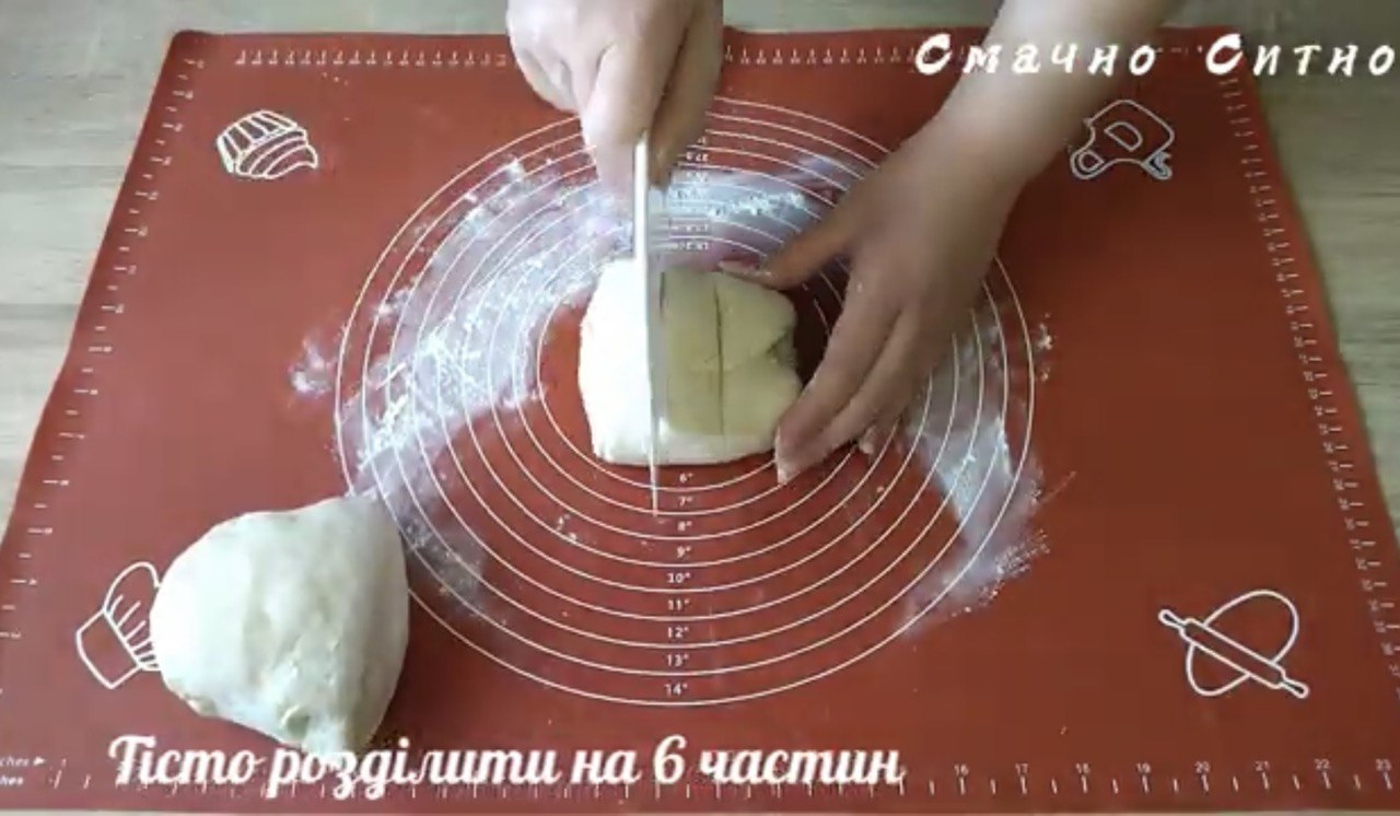 Як швидко і легко приготувати відомі турецькі бублики з кунжутом: покроковий рецепт