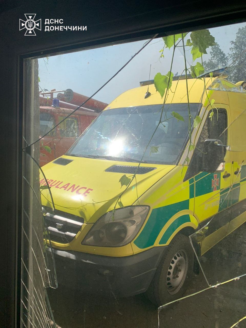 Россияне обстреляли пожарную часть в Донецкой области