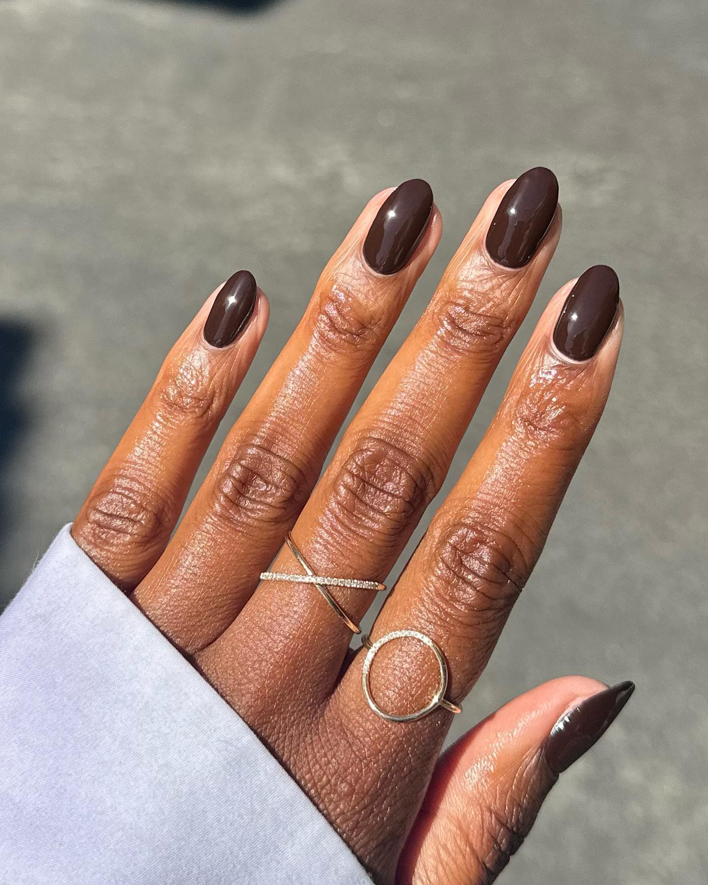 Топ-5 кольорів манікюру, які будуть на піку популярності у вересні 2024 року: фото