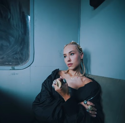 Klavdia Petrivna здивувала дуетом із відомою блогеркою: "Це підпал"