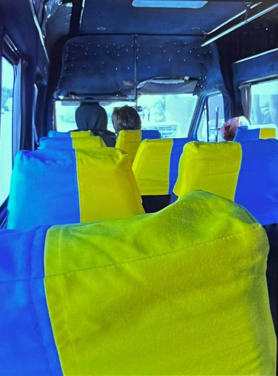 В оккупированном Мелитополе ездит патриотическая маршрутка: яркие фото