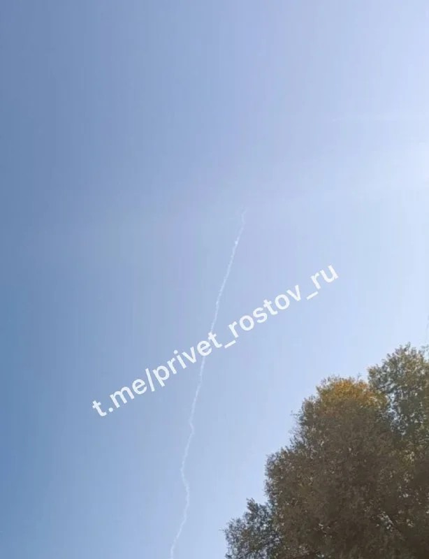 В районі порту Азов Ростовської області пролунав вибух і спалахнула пожежа, - ЗМІ