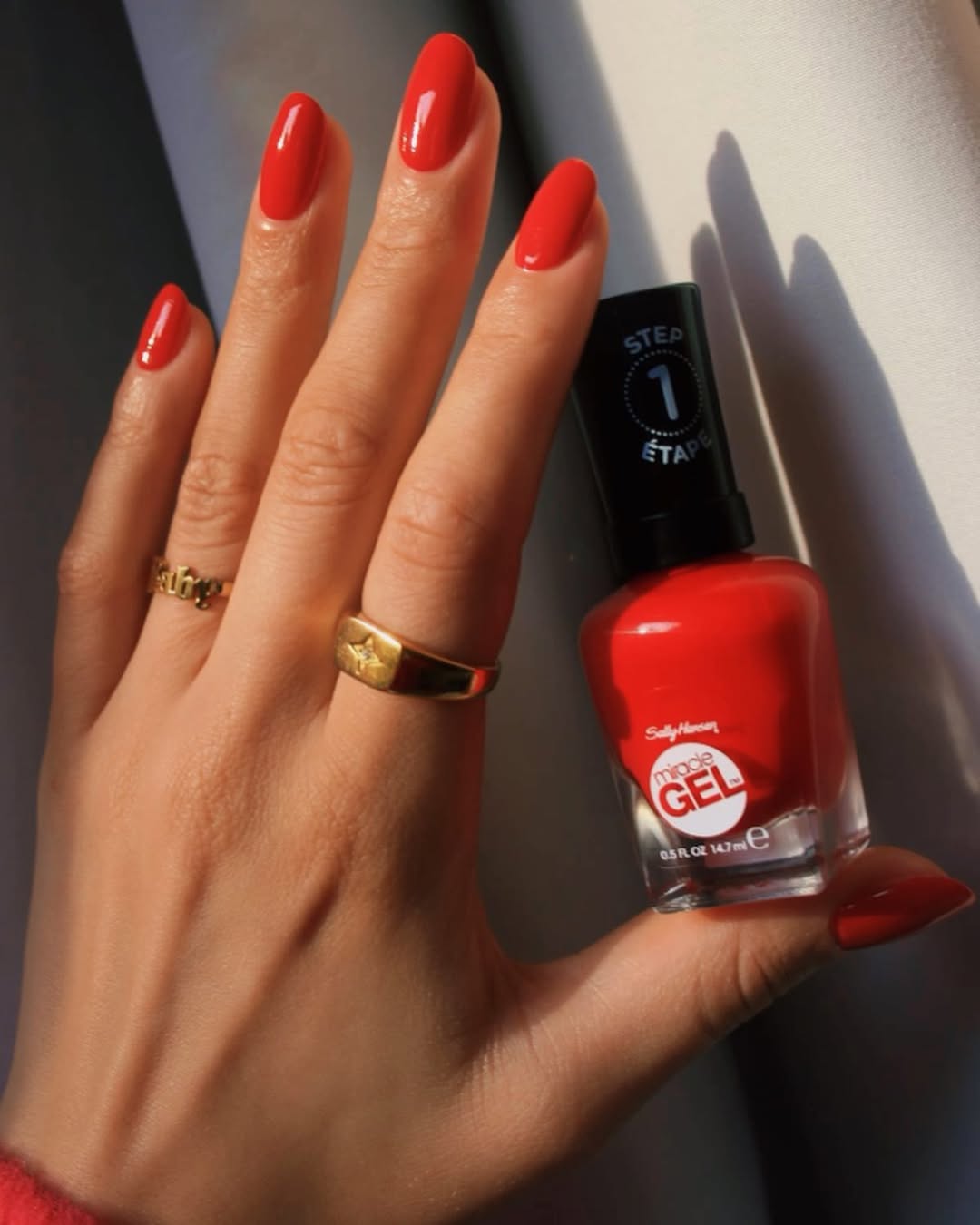 Червоний манікюр до Дня закоханих: які нігті зробити в головному кольорі свята