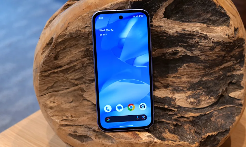 Новий хіт? Цей смартфон середнього класу може "знищити" iPhone 16e вже у 2025 році