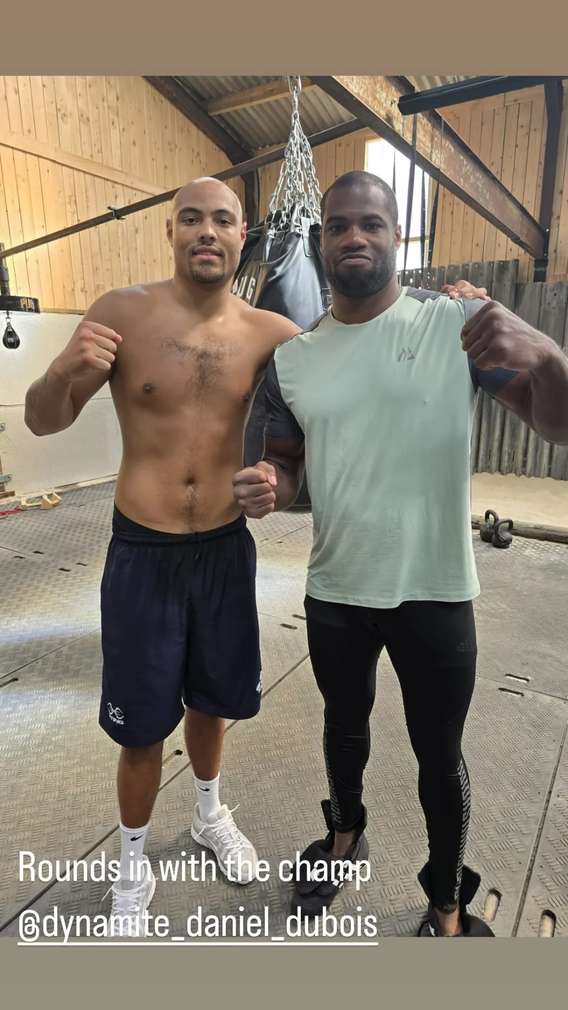 Копія Усика: Дюбуа показав свого спаринг-партнера, який вже імітував українця