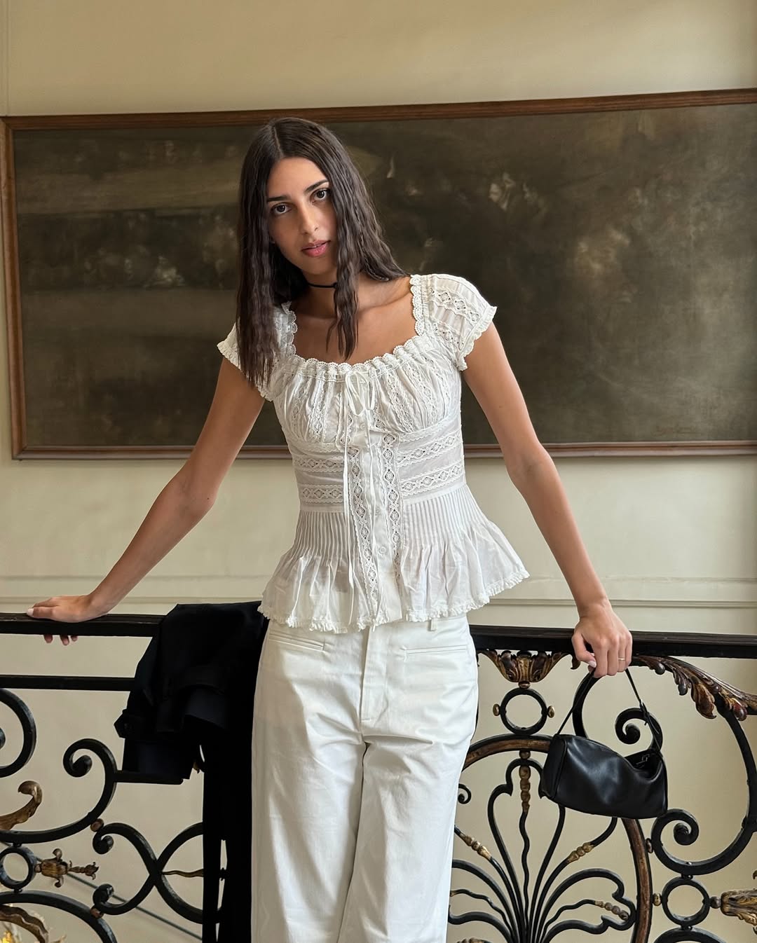 Цей колір джинсів - головний хіт літа 2025: з чим їх носити, щоб виглядати модно