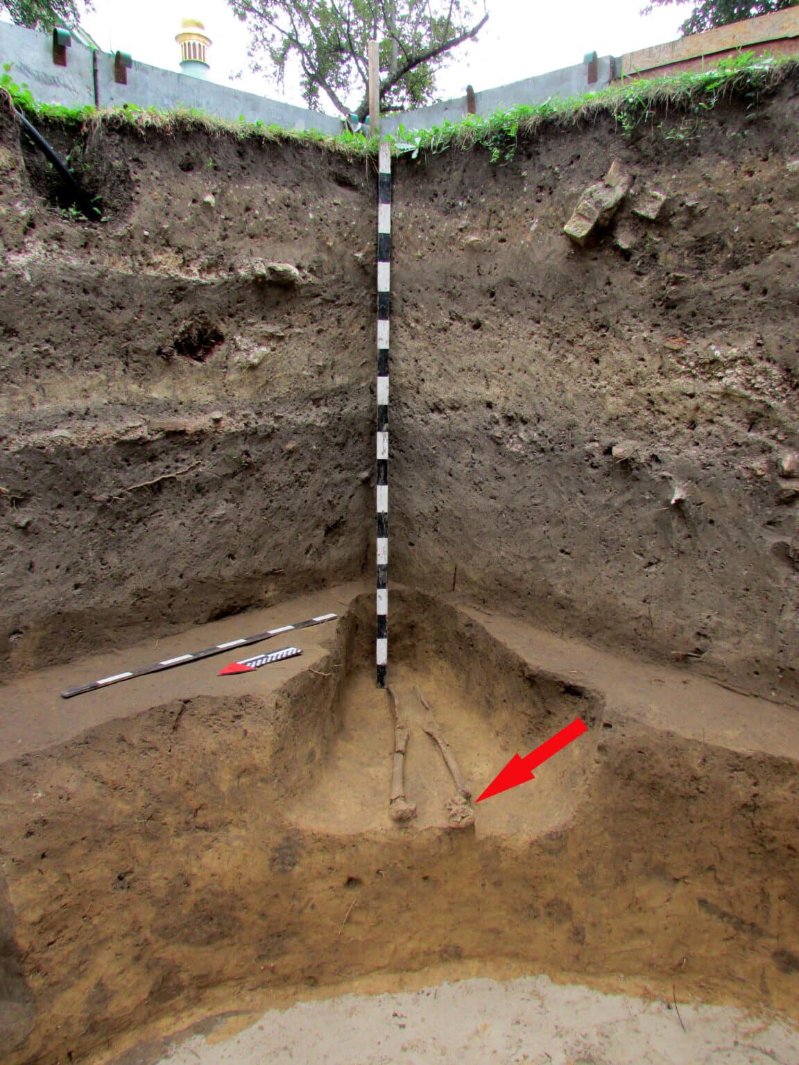 Нова київська таємниця: біля стін Софійського собору знайшли залишки загадкової будівлі (фото)