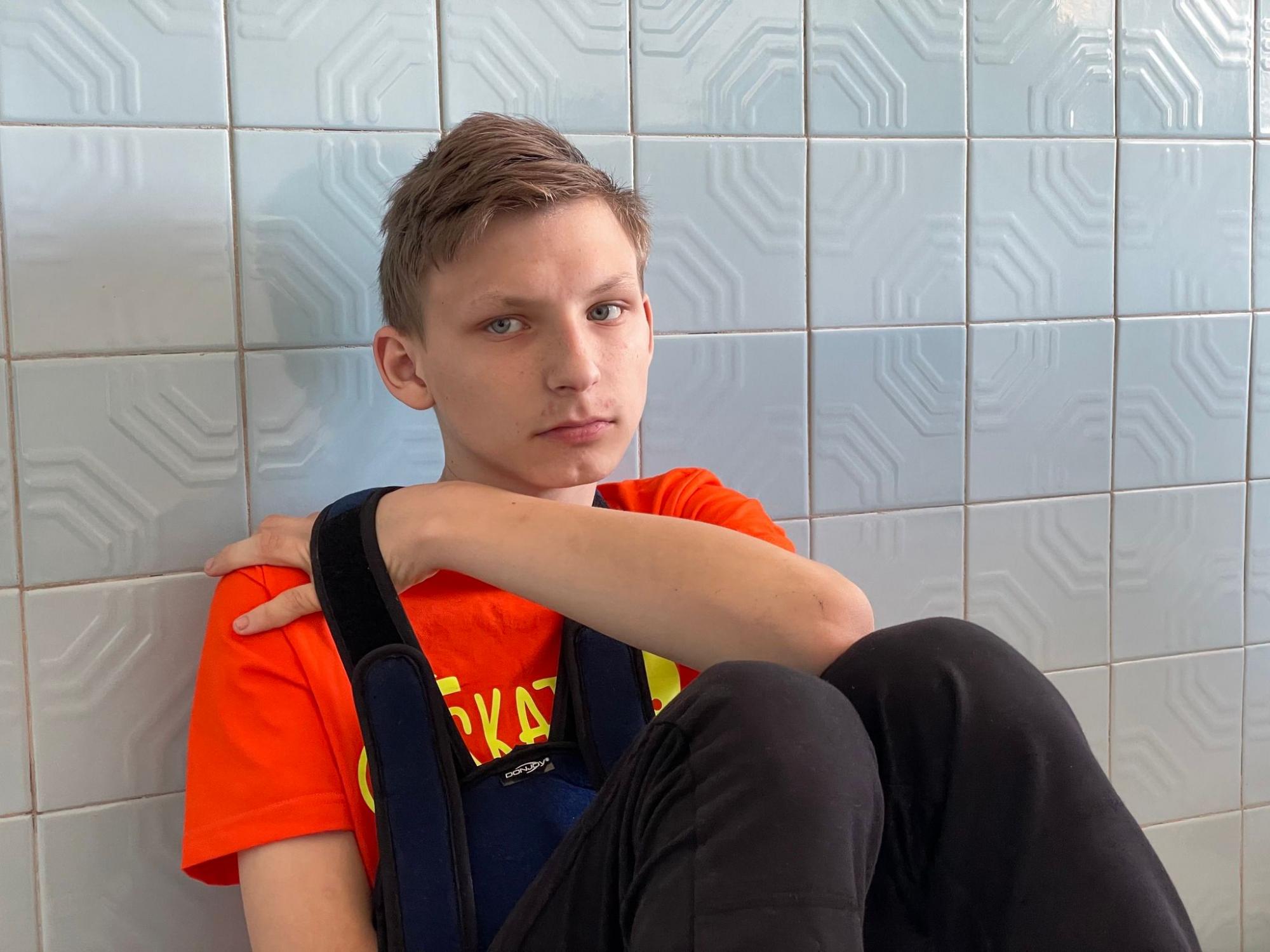 Врачи спасли 13-летнего мальчика из Лисичанска, у которого обломок снаряда прошел через легкое