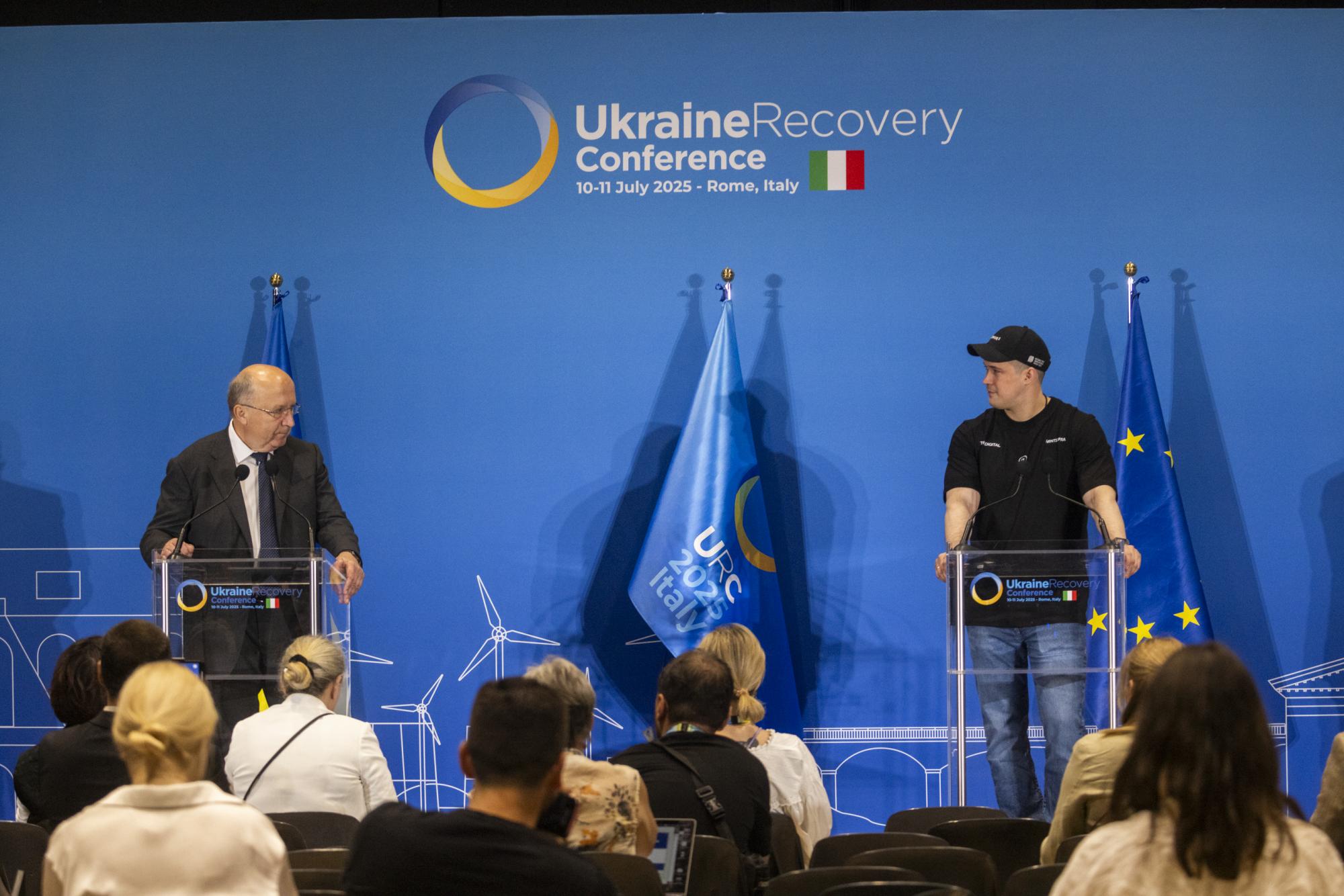 Дроном на полі бою мають керувати з будь-якого міста країни, - інтерв'ю Михайла Федорова