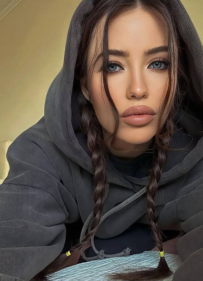 Штучний інтелект показав, як можуть виглядати Ксенія Мішина, Леся Нікітюк та інші зірки