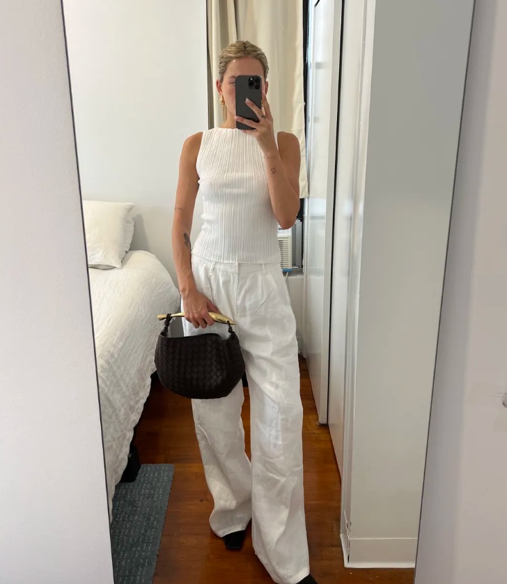 Білі штани - хіт літа 2025: з чим їх носити, щоб виглядати стильно