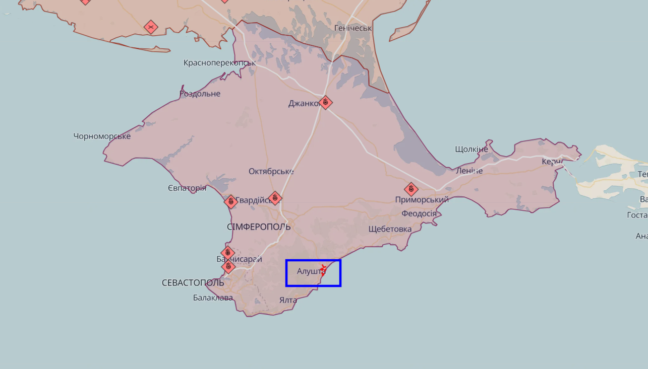 В окупованій Алушті повідомляють про вибухи та стрілянину