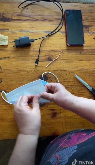 Как еще можно использовать обыкновенную медицинскую маску: полезные лайфхаки (видео)