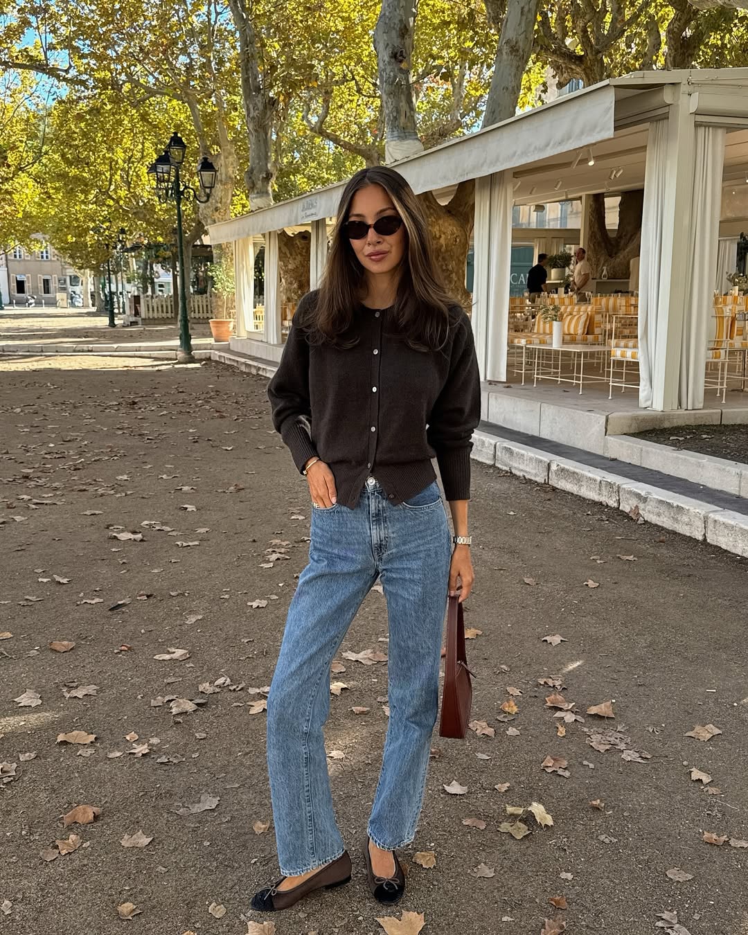 Джинси-сигарети знову в моді: чому вони повернулися і як їх носити