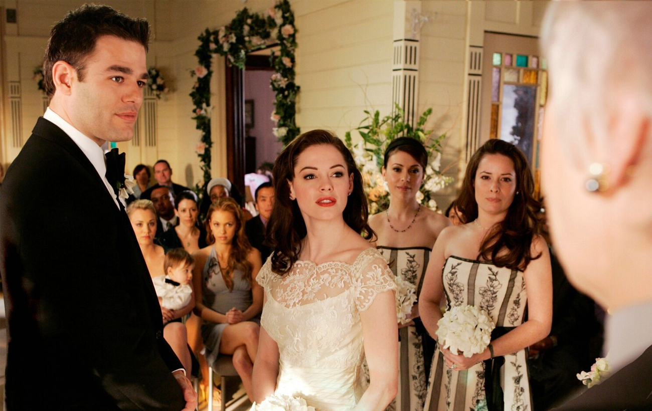 Зірка серіалу "Усі жінки - відьми" Роуз МакГавен шокувала заявою про колишніх босів