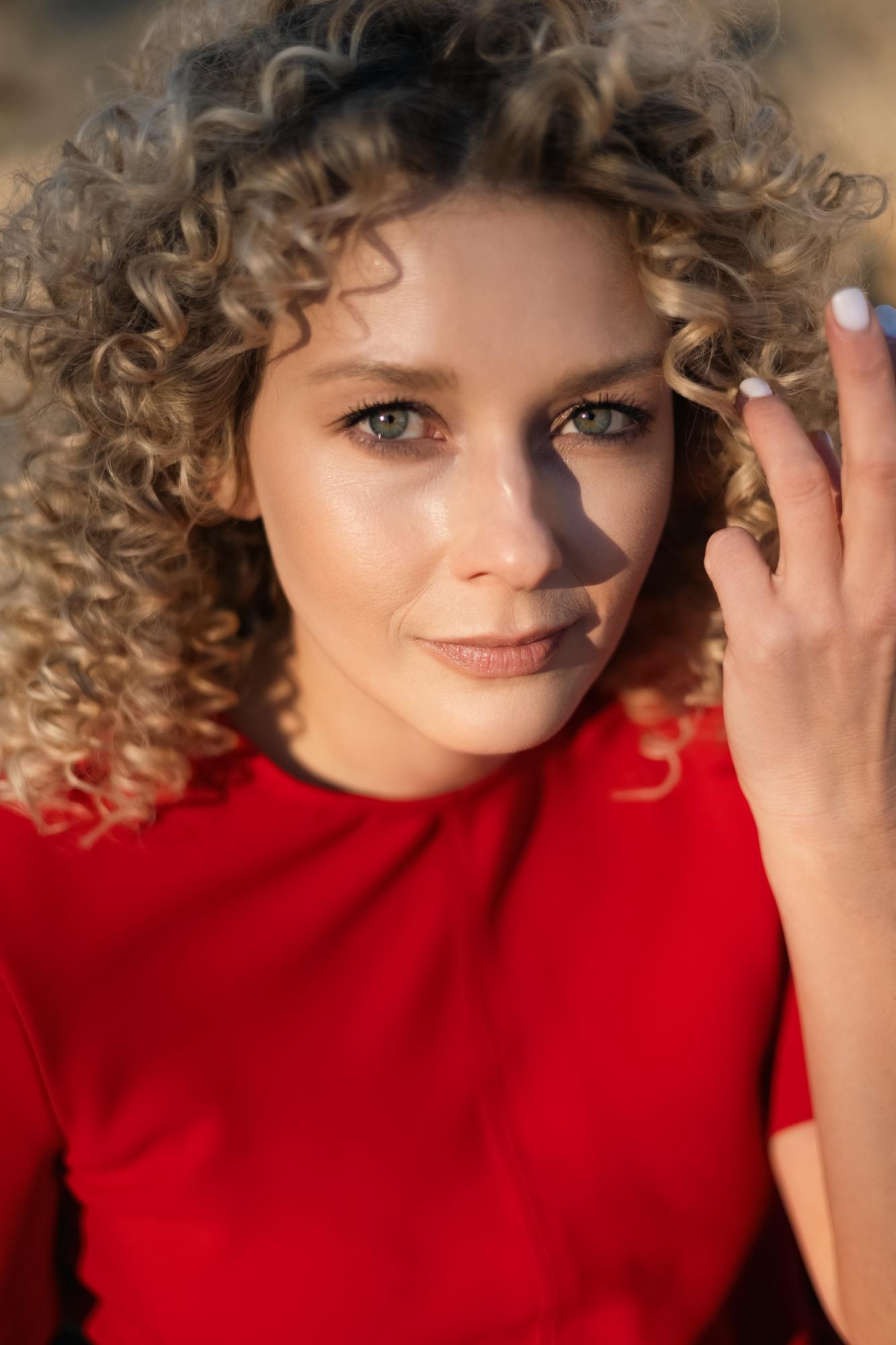 "Расцветает среди руин". Актриса Грешнова о родном Харькове, скандалах и заработках во время войны