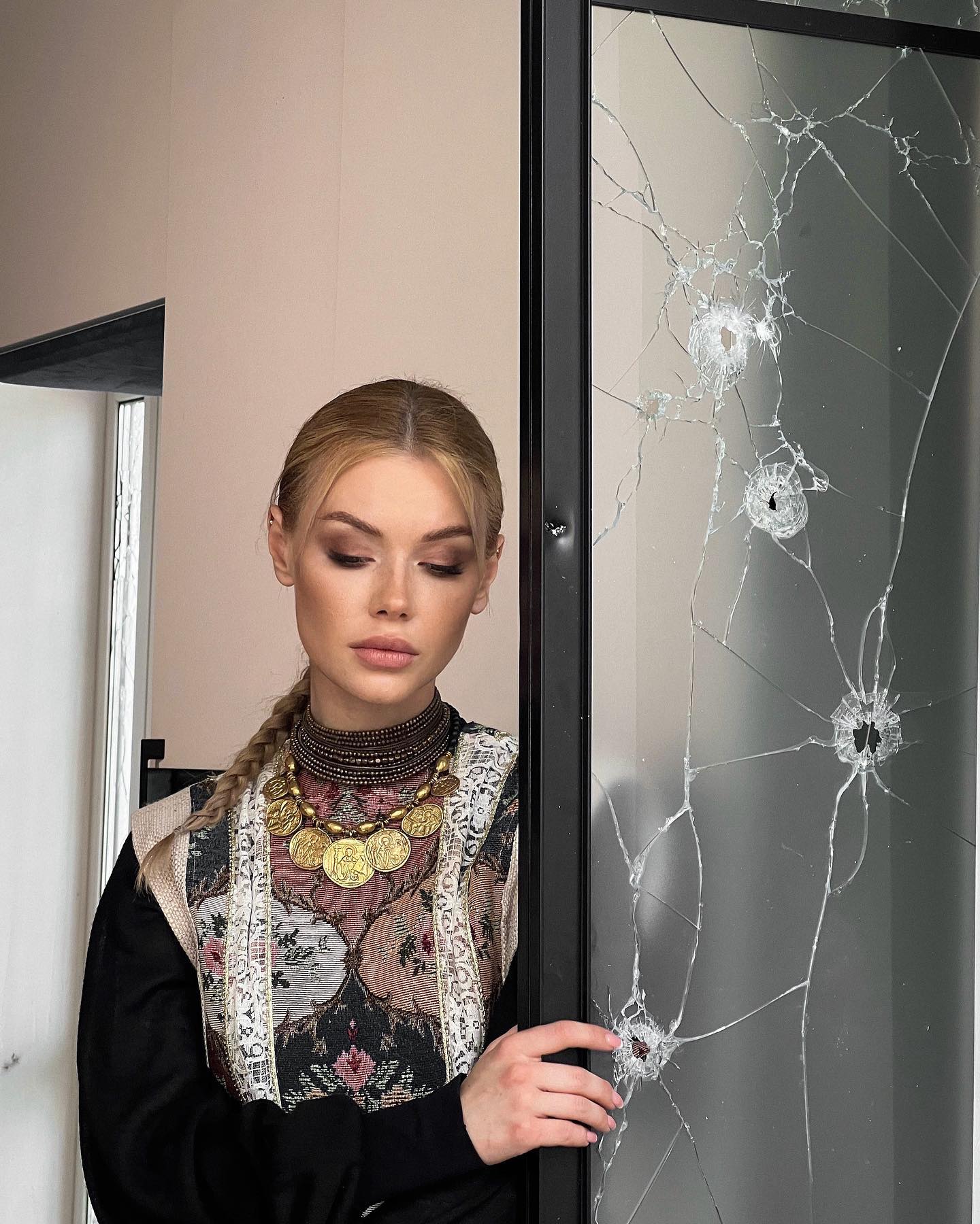 Титул "Міс Україна Всесвіт" отримала дівчина, яка допомагає дітям і ЗСУ: фото красуні