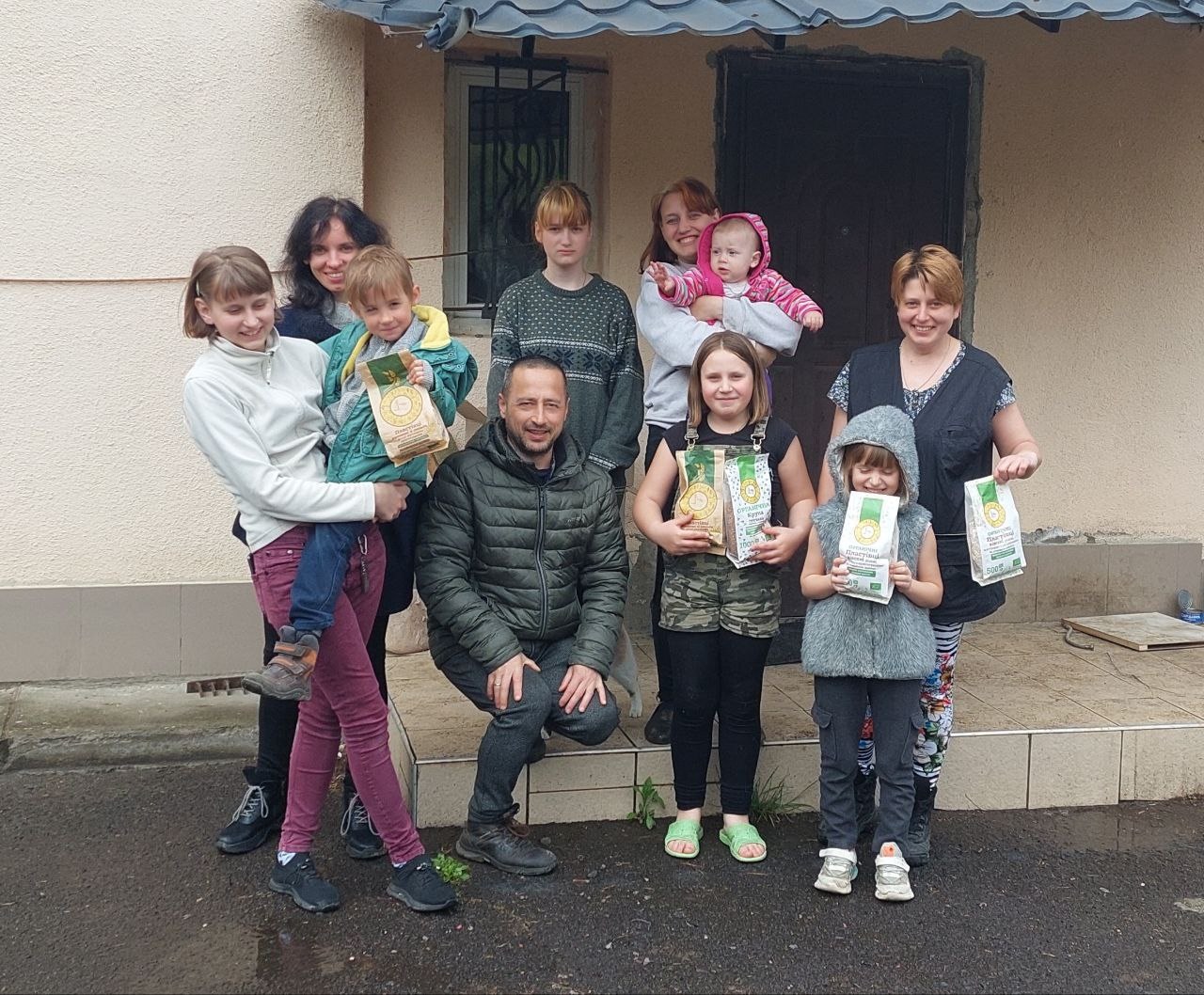 "Держат целостность страны". Как переселенцы обустраивают новую жизнь на Закарпатье