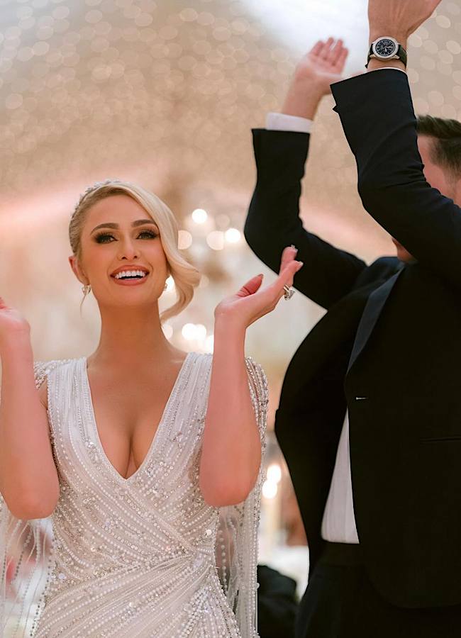 Періс Хілтон показала, як святкує другу річницю з коханим: "Щаслива і вдячна"