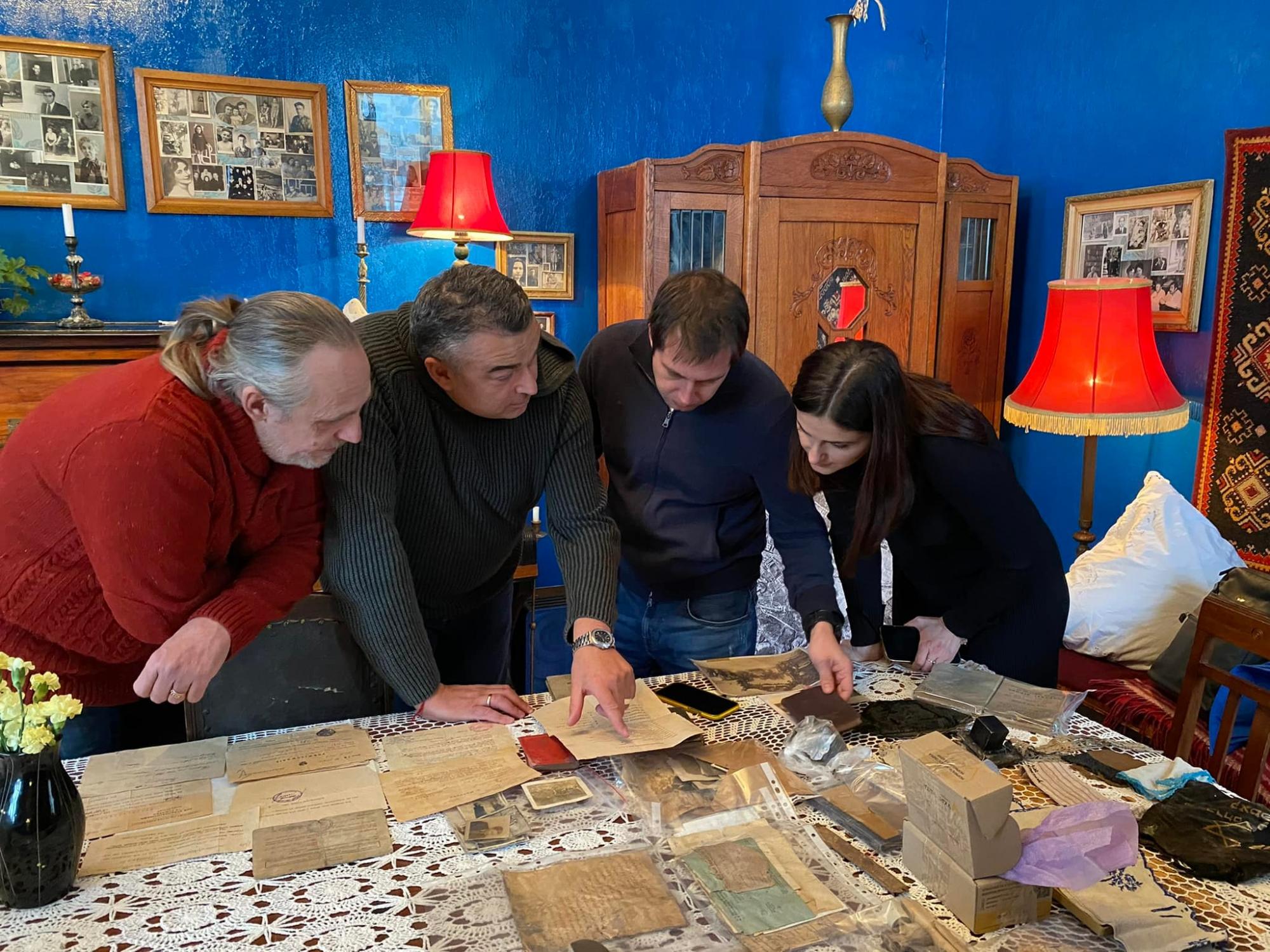 Во Львове нашли более 100 вещей с еврейского гетто в доме, вблизи которого был концлагерь (видео, фото)