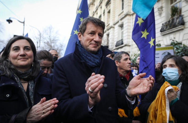 "Путін, геть з Донбасу": в Берлине и Париже поддержали Украину и вышли против агрессии РФ