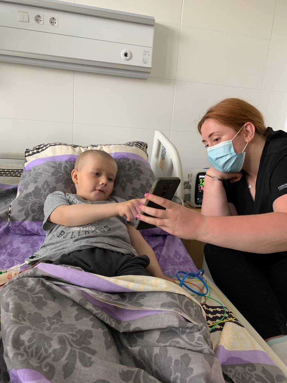 Львовские врачи раскрыли детали первой уникальной операции: "маленький герой совсем не боялся"