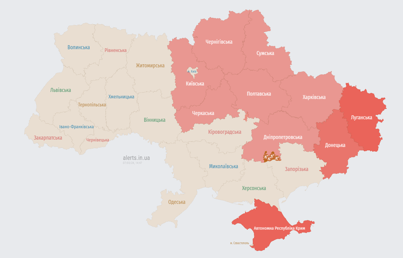 У низці областей України оголосили повітряну тривогу, є загроза балістики
