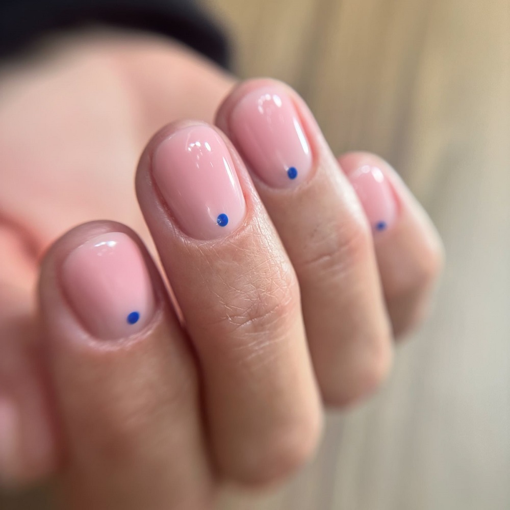 Який манікюр зараз в тренді: топ-7 кольорів та дизайнів, які стануть абсолютними хітами осені