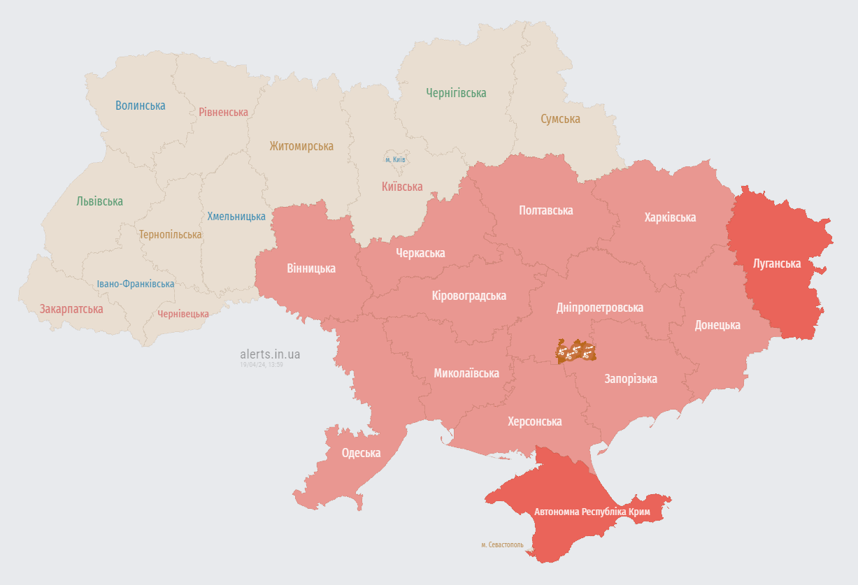 В Одесі пролунали вибухи, працює ППО