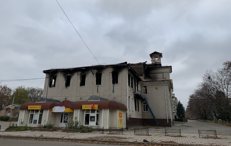 "Взяти не можуть, тому знищують все навколо". Як живе Бахмут під постійною атакою росіян