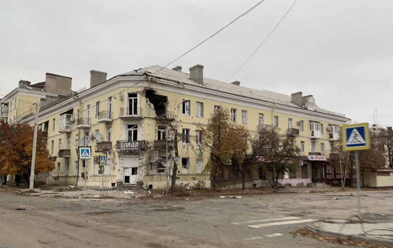 "Взяти не можуть, тому знищують все навколо". Як живе Бахмут під постійною атакою росіян