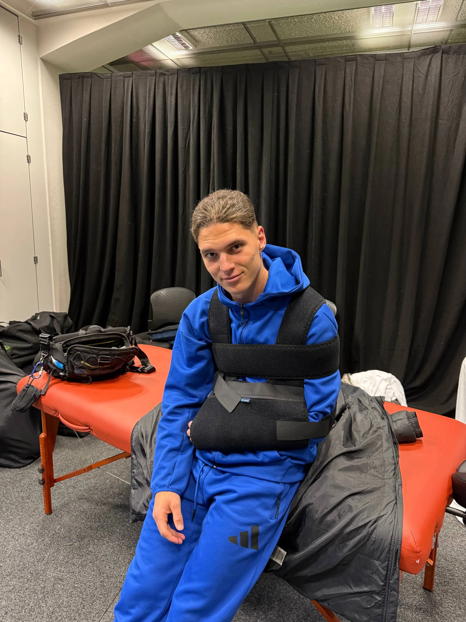 Судаков не зіграє проти Азербайджану? Подробиці травми і фото після гри