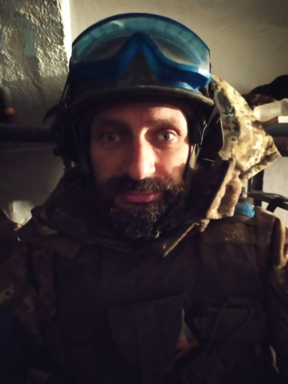 Измучены и уставшие, но непокоренные и непобедимые: посмотрите на эти лица защитников Мариуполя!