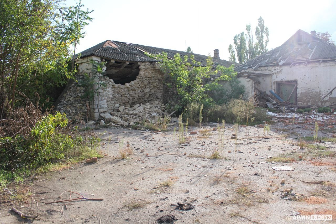 Россияне "превратили" село Архангельское под Херсоном в настоящий Архангельск: сравните эти фото