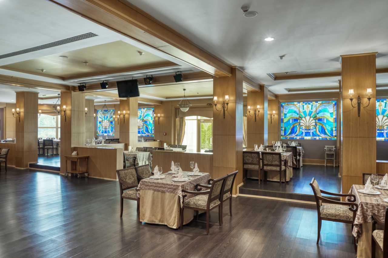 Смотрите, как выглядит элитный отель в Трускавце, где заседают "слуги народа"