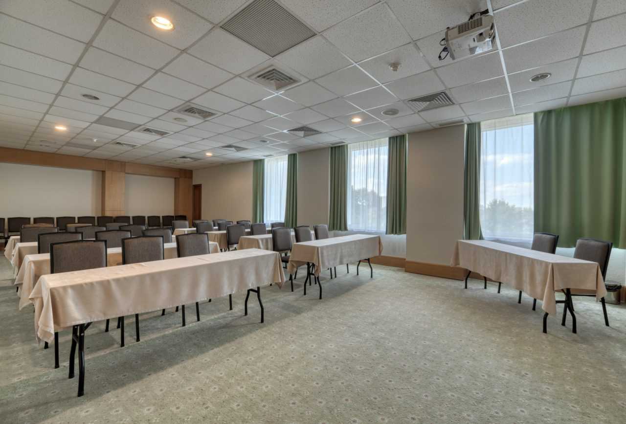 Смотрите, как выглядит элитный отель в Трускавце, где заседают "слуги народа"