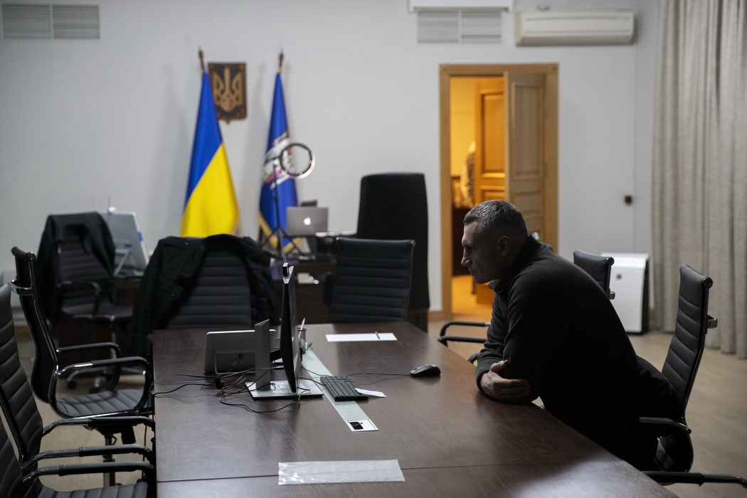 Кличко у четверту річницю великої війни показав, як вистояв Київ: емоційні відео