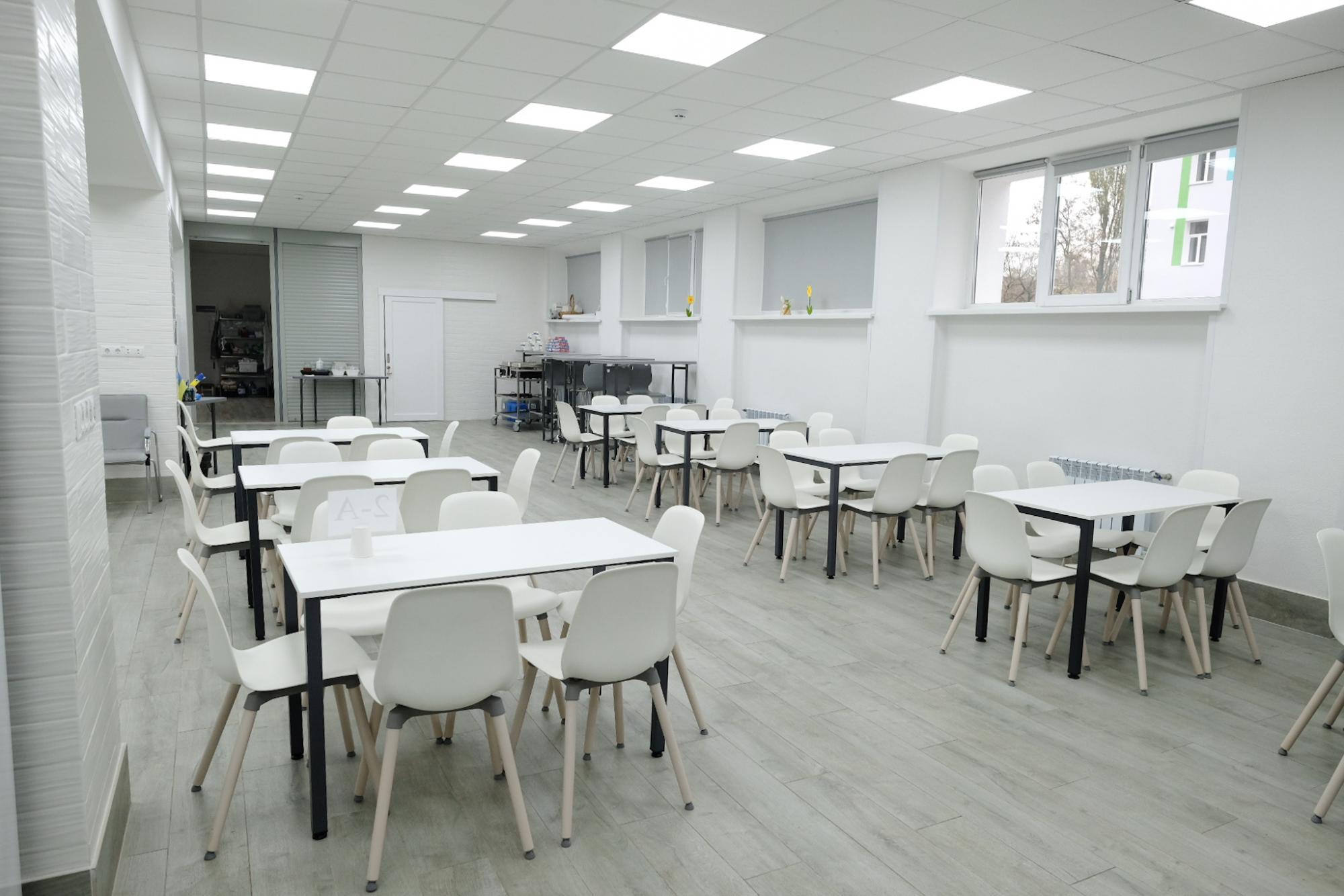 Зроблено для людей: так виглядають пункти обігріву в Києві (фото)