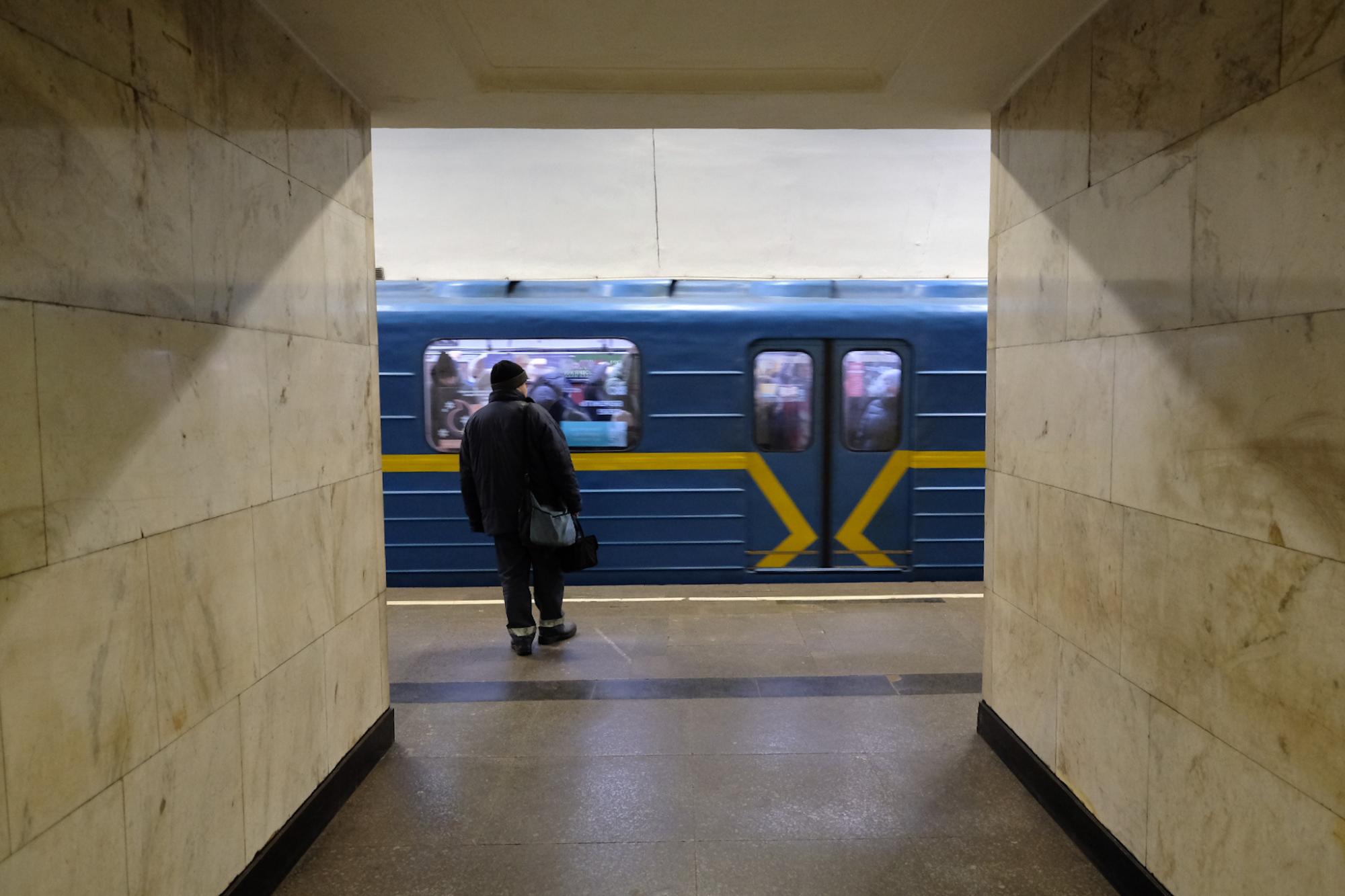 Перші фото зі станцій метро "Хрещатик" і "Майдан Незалежності", які знову працюють