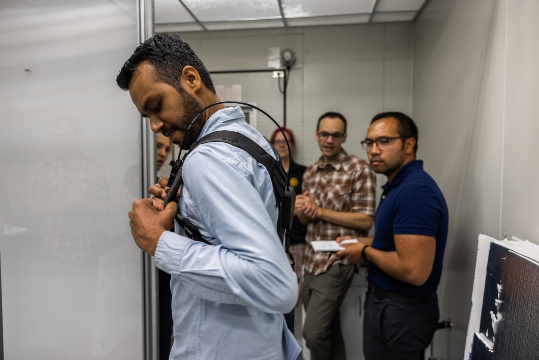 Ученые создали первого в мире робота, который дышит, потеет и дрожит. Вот как он выглядит