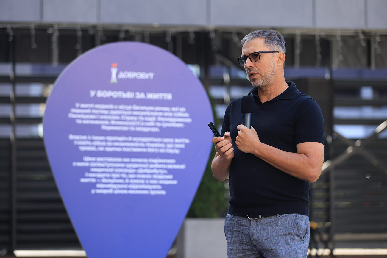 У Києві відкрили благодійну фотовиставку, присвячену роботі медиків